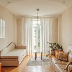 Двухкомнатная квартира на сутки в Минске, ул. Красная, 20